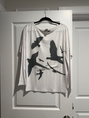 GO Couture White Bird Graphic Long Sleeve Top